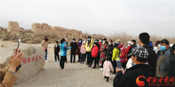 “引客入瓜”開門紅！瓜州迎來景區(qū)復(fù)工后首個(gè)旅行團(tuán)