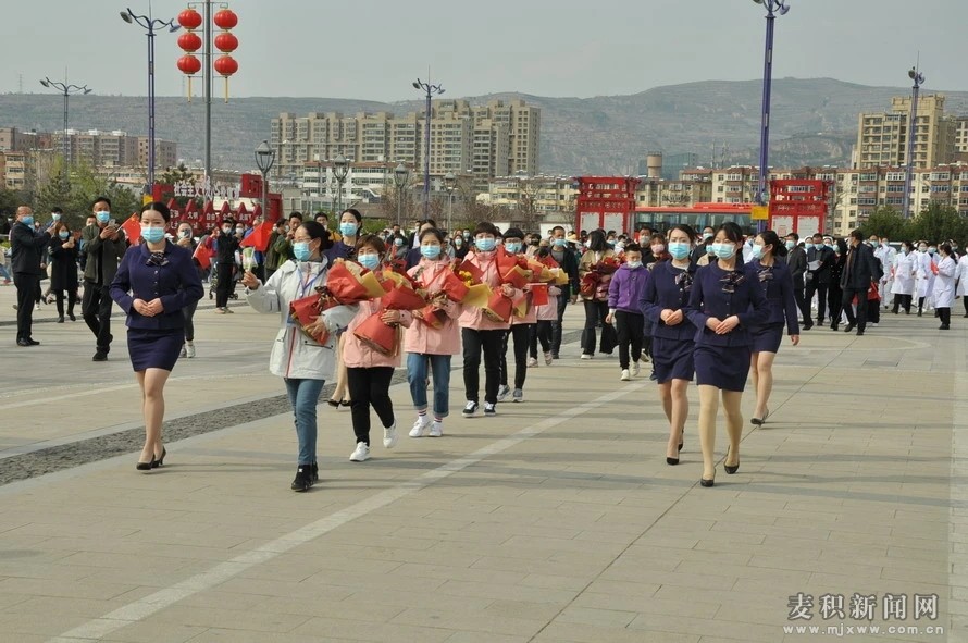 不辱使命 英雄凱旋！麥積區(qū)馳援武漢5名醫(yī)務(wù)人員回家了