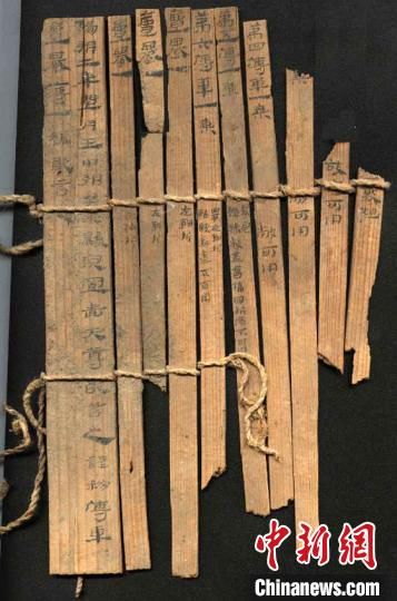 圖為藏于敦煌博物館內(nèi)的漢代簡牘。敦煌市委宣傳部供圖