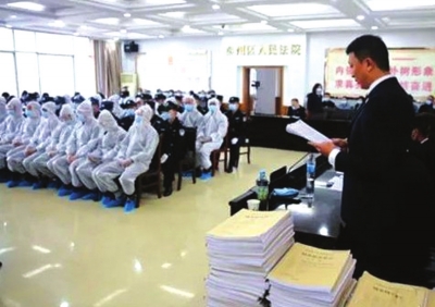 天水秦州區(qū)開(kāi)審18人涉惡案 被控涉嫌敲詐勒索、尋釁滋事、開(kāi)設(shè)賭場(chǎng)等