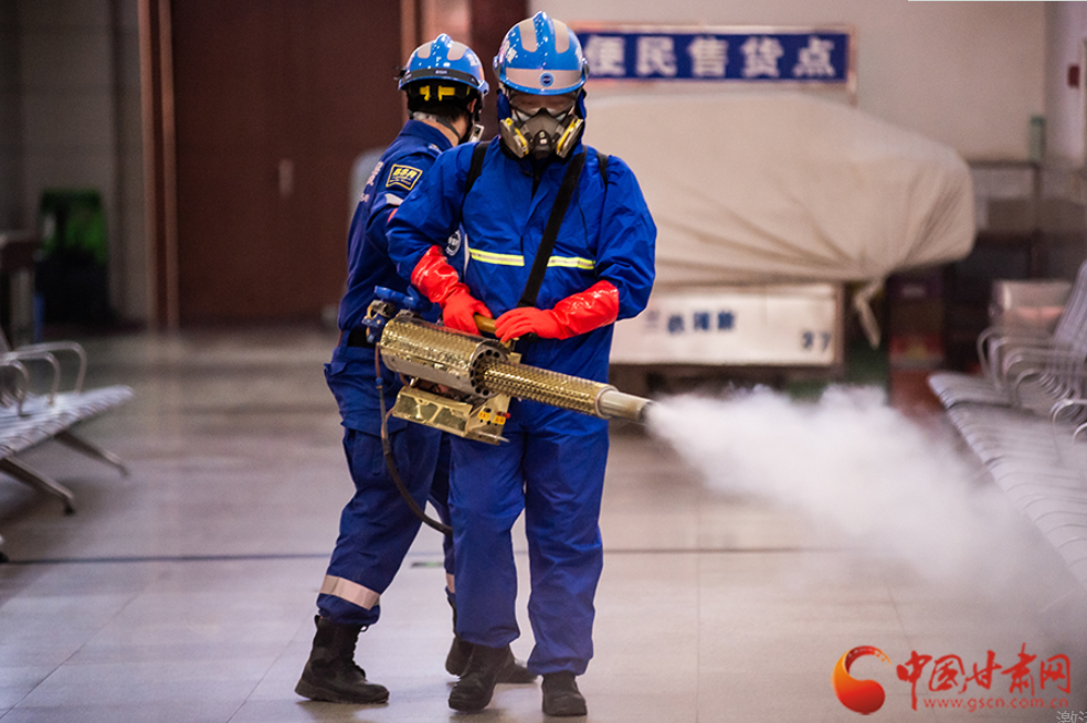 【新春走基層】護(hù)航回家路，蘭州車站這波操作很硬核！