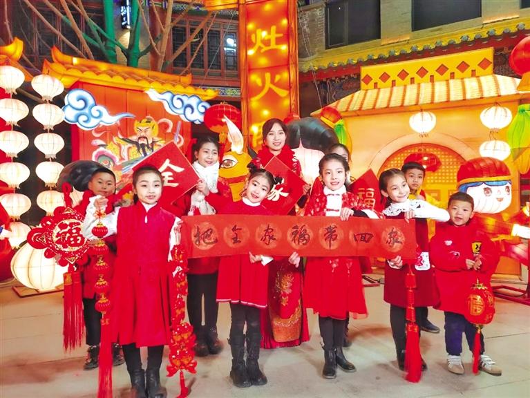 原創(chuàng)音樂(lè)電視《全家福》向蘭州市人民拜年！