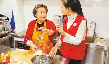 居家養(yǎng)老托起幸?！跋﹃?yáng)紅”——甘肅建設(shè)多元養(yǎng)老服務(wù)體系讓老年人安度晚年