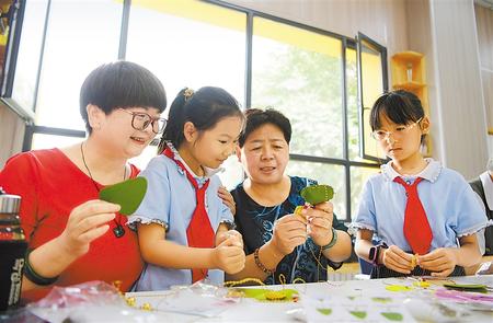 蘭州新區(qū)推進(jìn)“雙減”政策落地非寄宿制中小學(xué)不得在校內(nèi)設(shè)置食品小賣(mài)部、超市