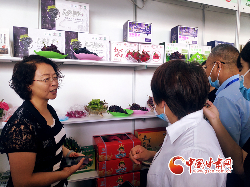 勞動(dòng)者入職時(shí)要交保證金？法院：用人單位全額退還