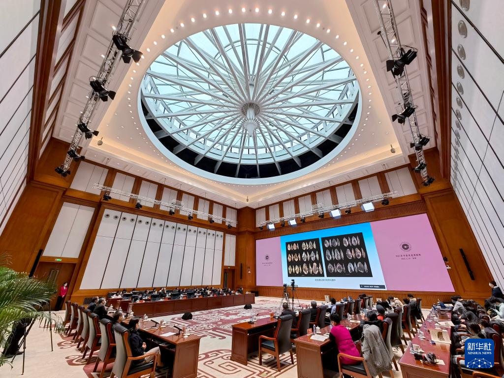 3月18日，“中國社會科學(xué)院考古學(xué)論壇·2021年中國考古新發(fā)現(xiàn)”進(jìn)行入選項(xiàng)目報(bào)告環(huán)節(jié)（手機(jī)照片）。